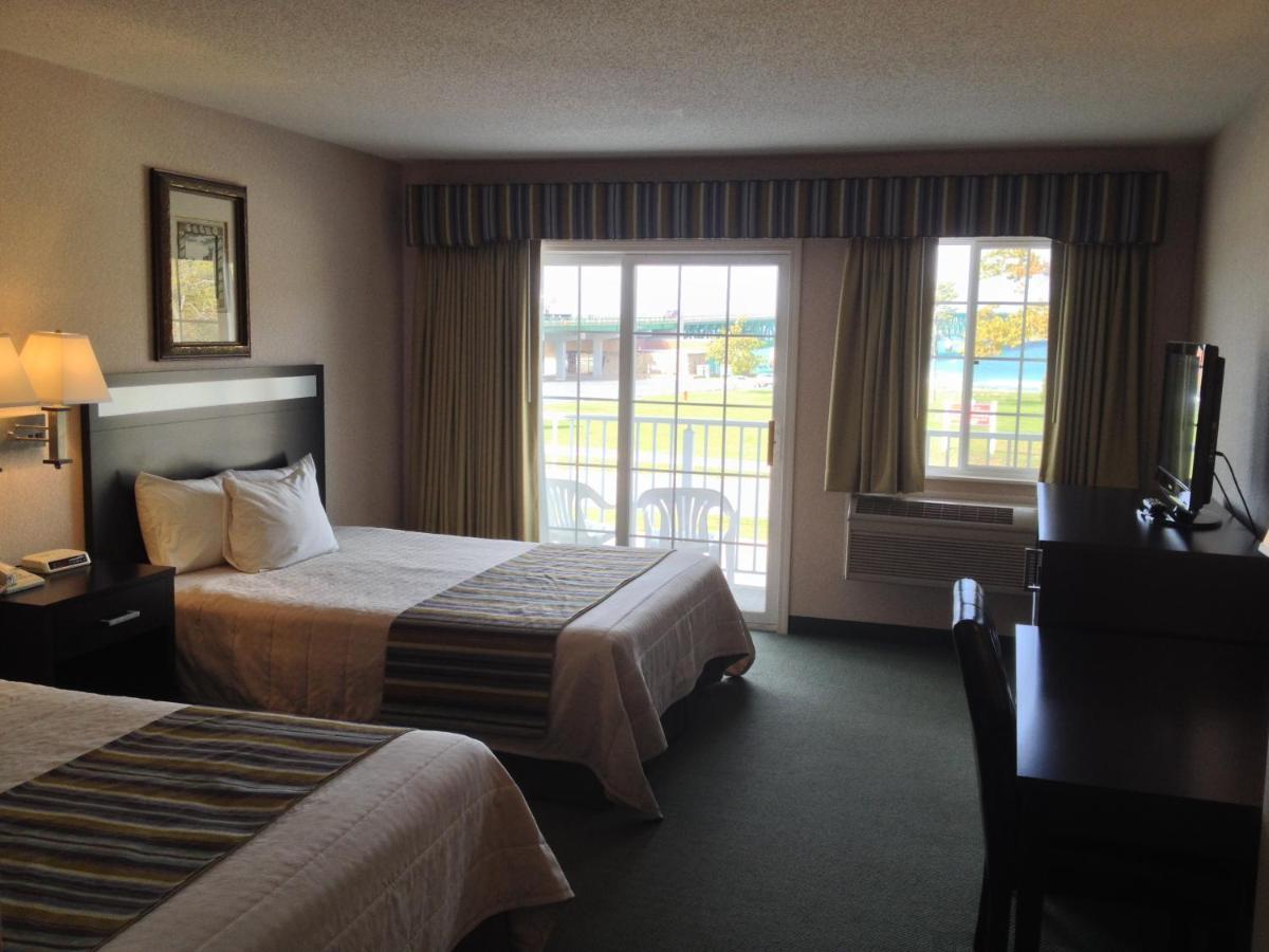 Parkside Inn Bridgeview Mackinaw City Buitenkant foto