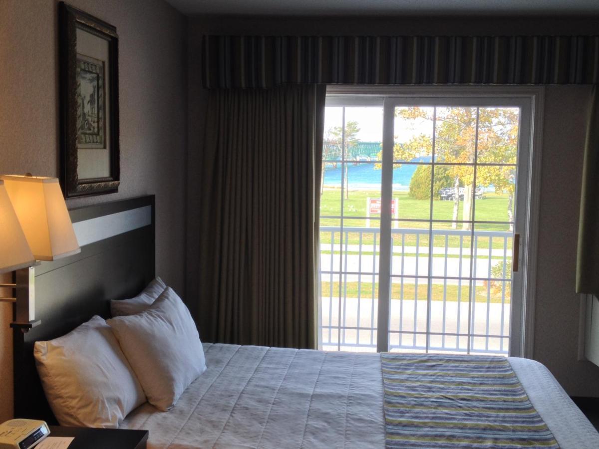 Parkside Inn Bridgeview Mackinaw City Buitenkant foto