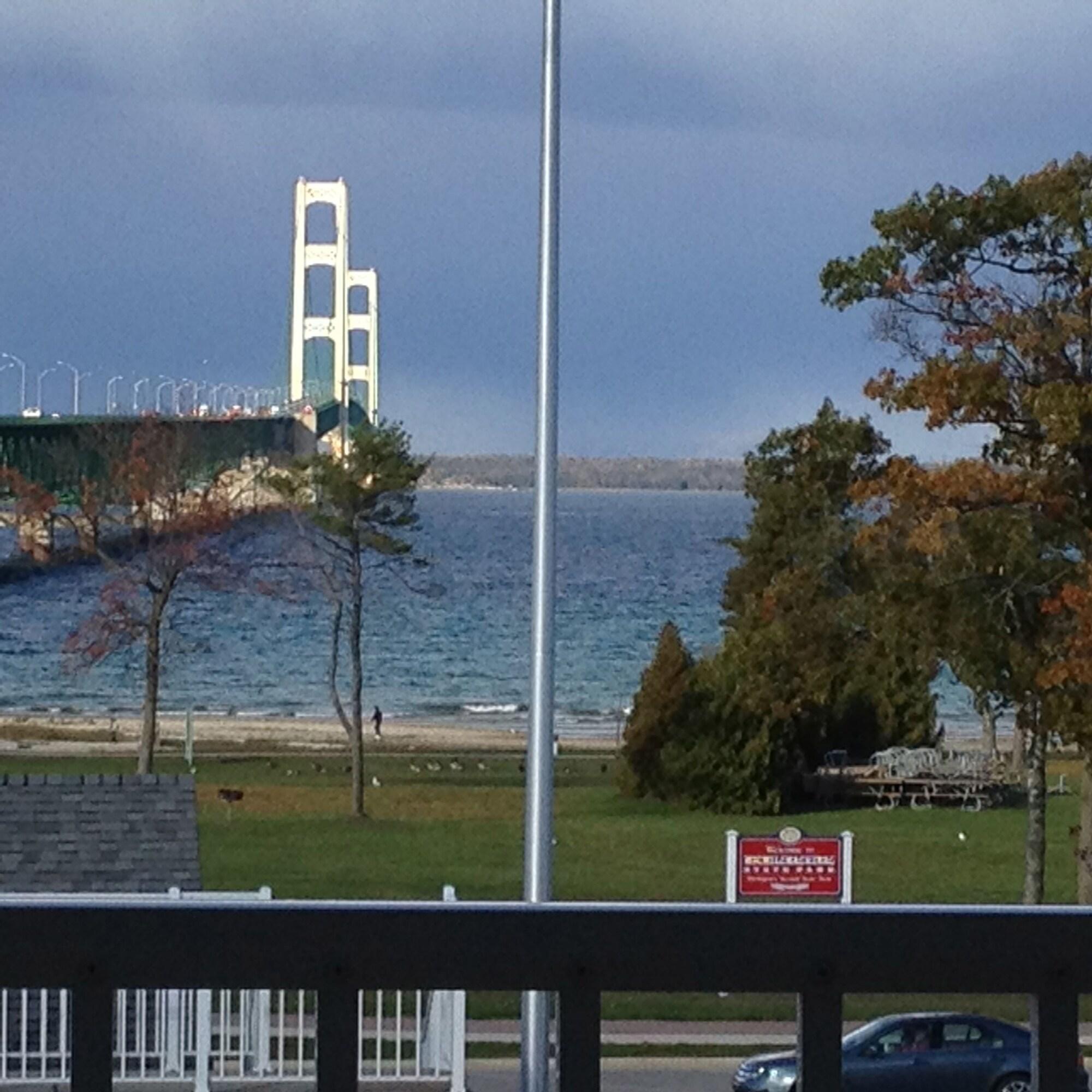 Parkside Inn Bridgeview Mackinaw City Buitenkant foto