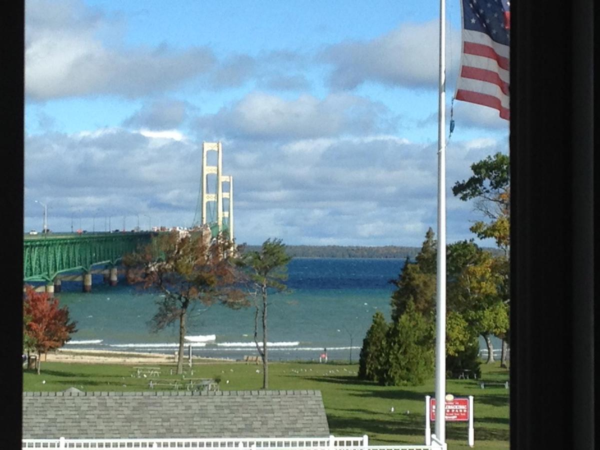 Parkside Inn Bridgeview Mackinaw City Buitenkant foto