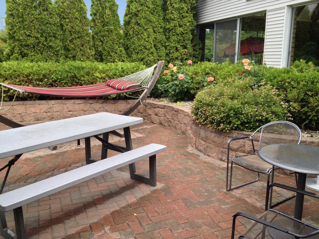 Parkside Inn Bridgeview Mackinaw City Buitenkant foto
