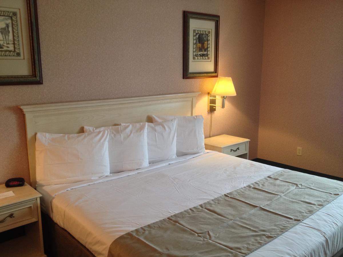Parkside Inn Bridgeview Mackinaw City Buitenkant foto