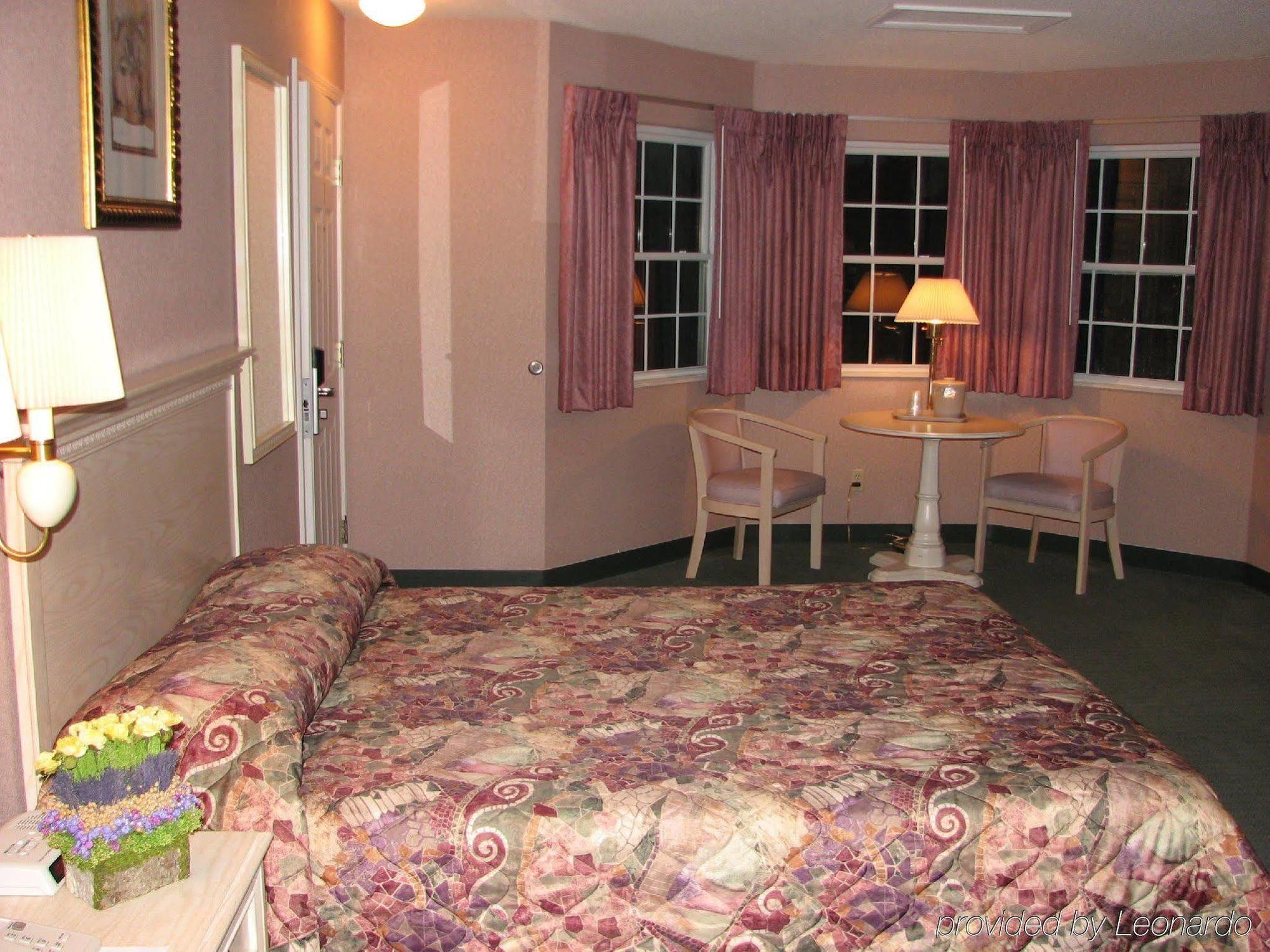 Parkside Inn Bridgeview Mackinaw City Buitenkant foto